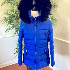 CALVIN KLIEN SAPPHIRE BLUE w/faux fur Zip up Coat w/detach Hoodie & Cell Pocket
